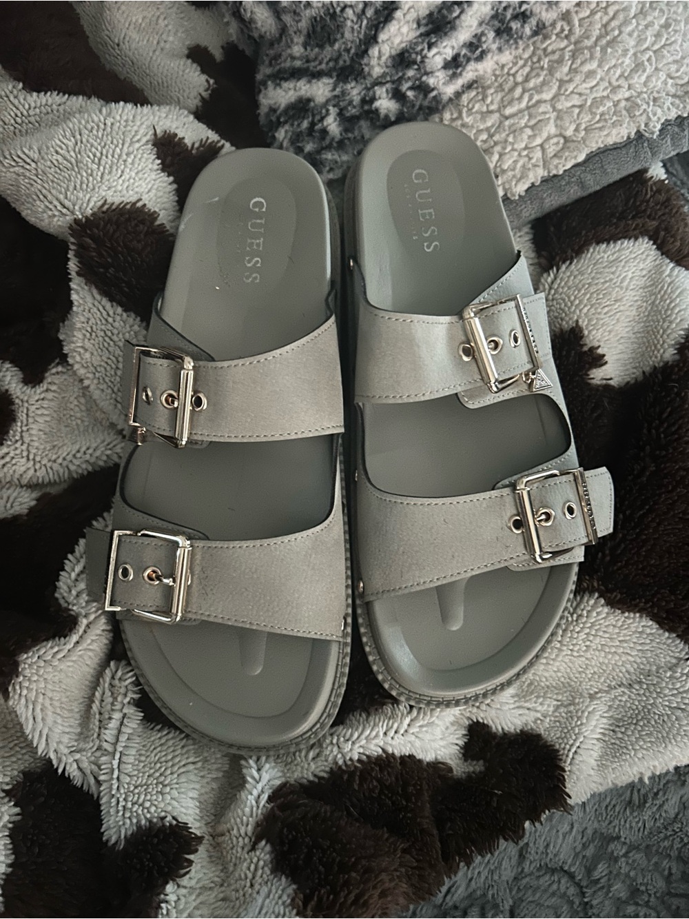 Green guess sandals size 10